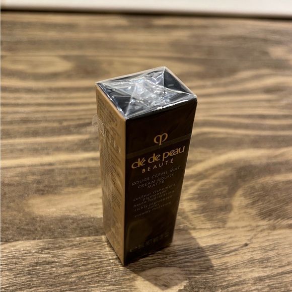 New CPB Cream Matte Lipstick - 119
8g
Clé de peau beauty - Picture 3 of 3